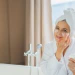 Krim pelembap untuk orang lanjut usia