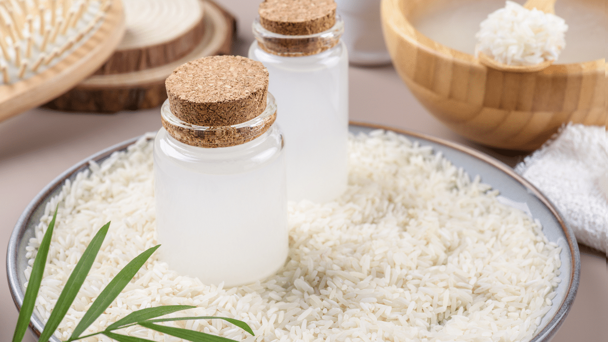 Air beras untuk mencerahkan kulit wajah