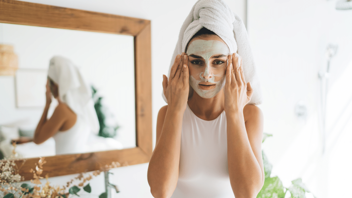 Masker anti-penuaan dengan bahan-bahan dapur untuk kulit yang lebih kencang