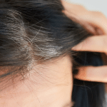 Alasan untuk tidak mencabut rambut putih