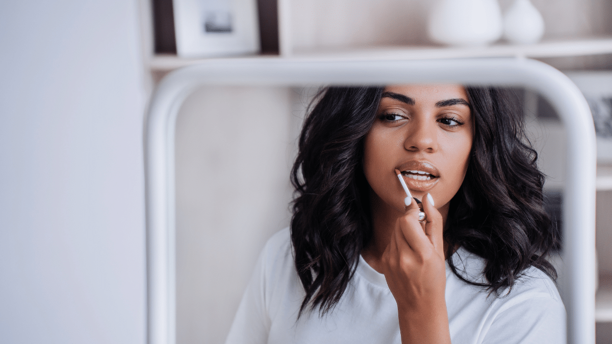 Warna nude yang cocok untuk semua pilihan makeup